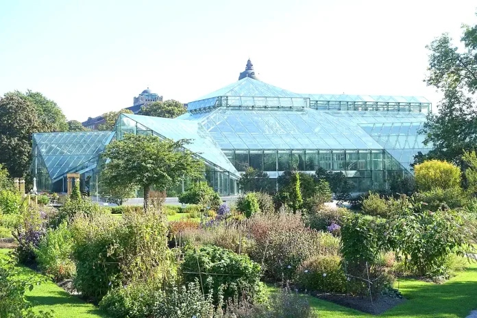 Edvard Anderson Conservatory at the Bergius Botanic Garden in Stockholm. Photo: Daderot (CC0)