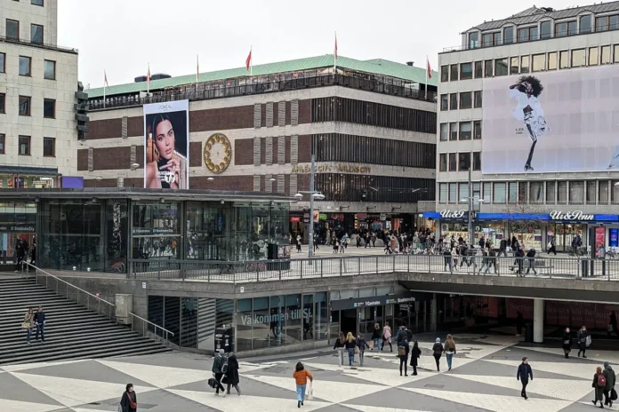 Drottninggatan with T-Centralen, Sergels Torg, and Åhléns City. Photo: AleWi (CC BY-SA 4.0)