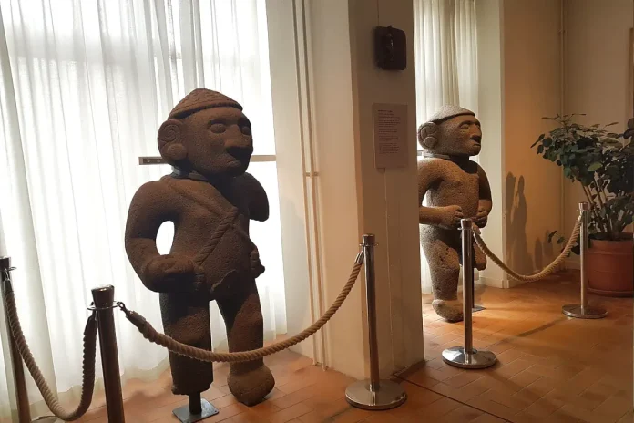 Two stone figures from Costa Rica, at the Ethnographic Museum in Stockholm. Photo: Magnus J (CC BY-SA 4.0)