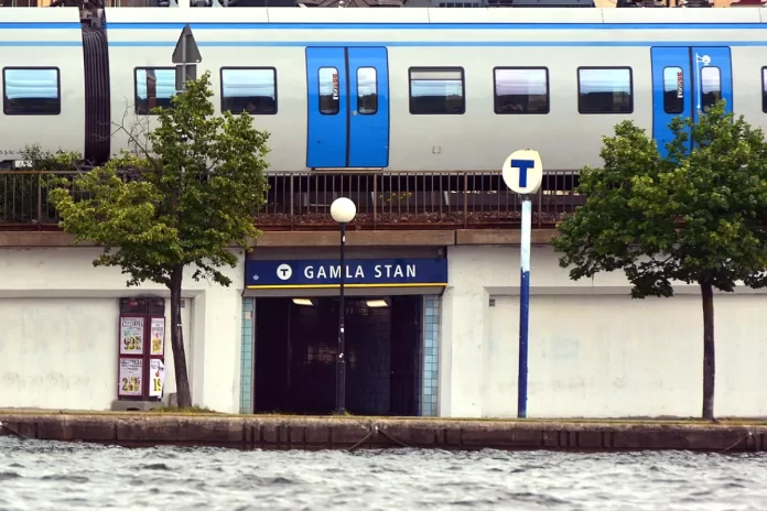 The subway station in Gamla Stan is located right by the western shore of Lake Mälaren. Photo: Johan Fredriksson (CC BY-SA 3.0)