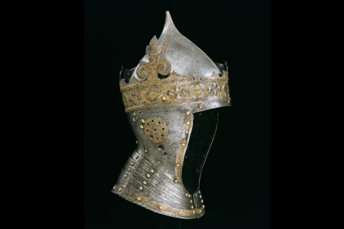 Ceremonial crowned armor helmet that belonged to King Gustav Vasa. Manufactured in 1540 in Nuremberg, Germany. Photo: Livrustkammaren/Royal Armoury (Public domain)