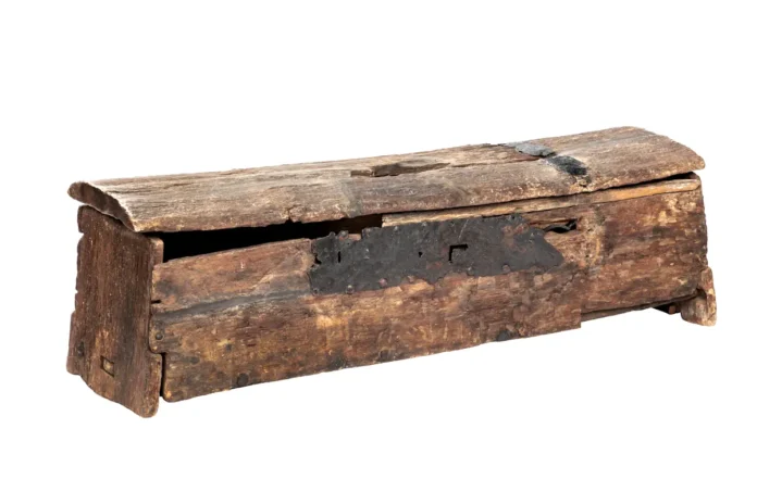 The Mästermyr chest, the well-preserved tool chest from the Viking Age. Photo: Jens Mohr, Historiska museet/SHM (CC BY 4.0)