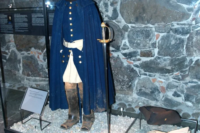 The uniform of Charles XII that he wore when he was shot in 1718 at Fredriksten Fortress in Norway. Photo: Ulflarsen (CC BY-SA 3.0)