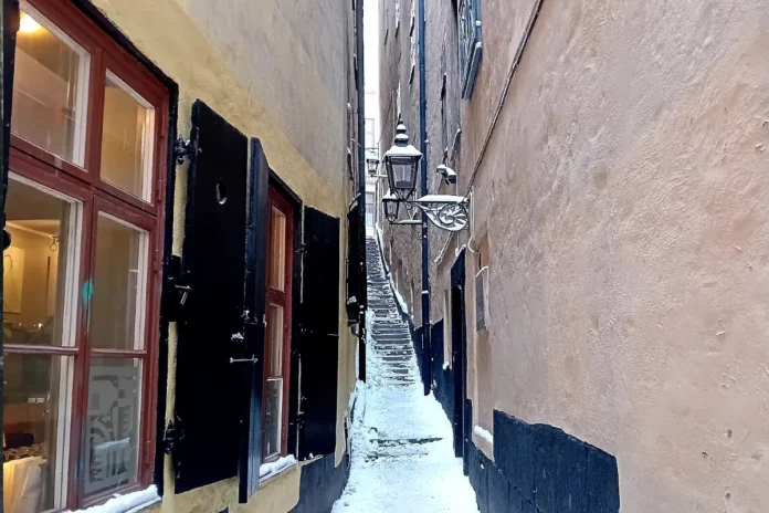 It's easy to mentally transport oneself back to the Middle Ages on these streets in Gamla Stan. Photo: Vojtasekd (CC BY 4.0)