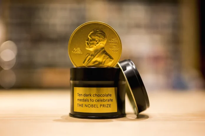 The chocolate medal traditionally served at the Nobel Banquet. Photo: Alexander Mahmoud © Nobel Media