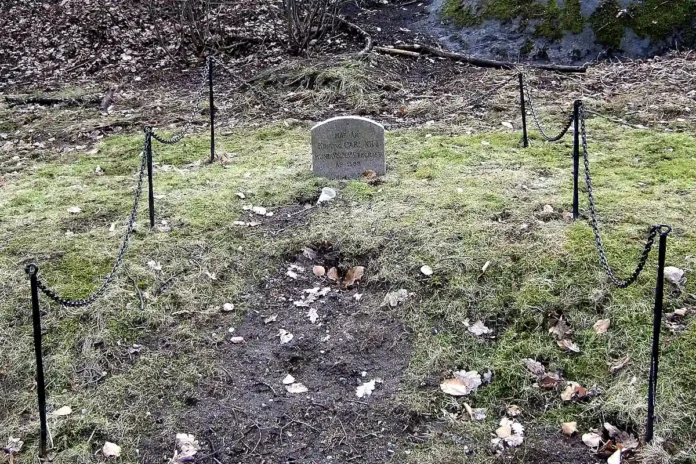 Pompe's grave in Karlberg Park. Photo: Lennart Kjellman (CC BY-SA 3.0)