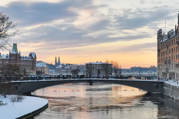 Riksbron in central Stockholm, view from the east. Designed by Ragnar Östberg. Photo: Arild Vågen (CC BY-SA 3.0)