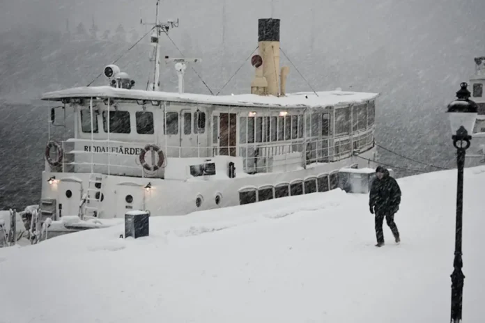 Snowstorm at Skeppsbron in central Stockholm. Photo: Michael Caven (CC BY 2.0)