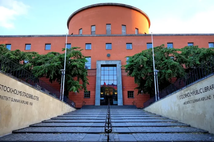 The grand entrance to Stockholm Public Library, from Sveavägen. Photo: Johan Jönsson (CC BY-SA 4.0)