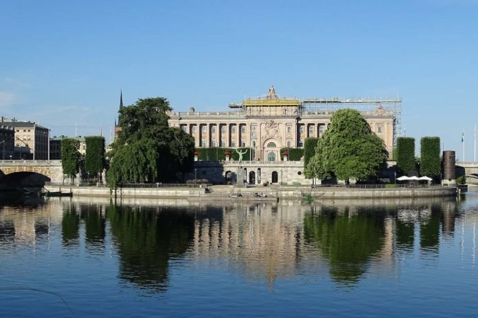 Strömparterren in Stockholm, with the Swedish Parliament building in the background. Photo: Ad Meskens (CC BY-SA 4.0).