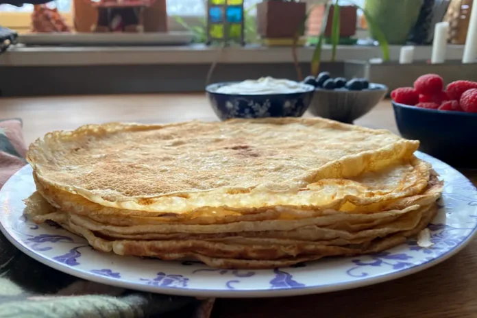 Traditional Swedish pancakes, eaten on Thursday lunch after the pea soup. Photo: Kaj Tallungs (CC BY-SA 4.0)