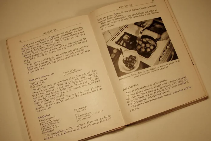 Recipe for meatballs from 1960, in the book "Kokbok för skola och hem". Photo: Holger.Ellgaard (CC BY-SA 3.0)