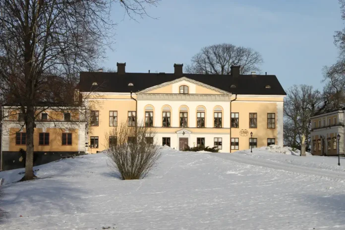 Taxinge Castle, Nykvarn. Taxinge Castle is a National Interest for Cultural Heritage Conservation. Photo: Sten.ohman (CC BY-SA 3.0)