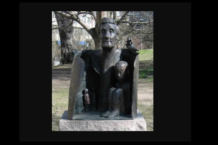 The Astrid Lindgren statue in Tegnérlunden, Stockholm.