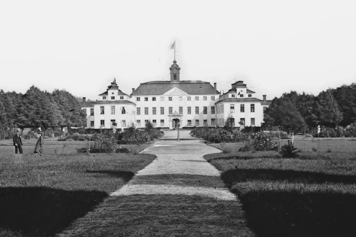 Ulriksdal Palace sometime during the second half of the 19th century. Photo: Ole Tobias Olsen - Nasjonalbiblioteket (Public Domain)