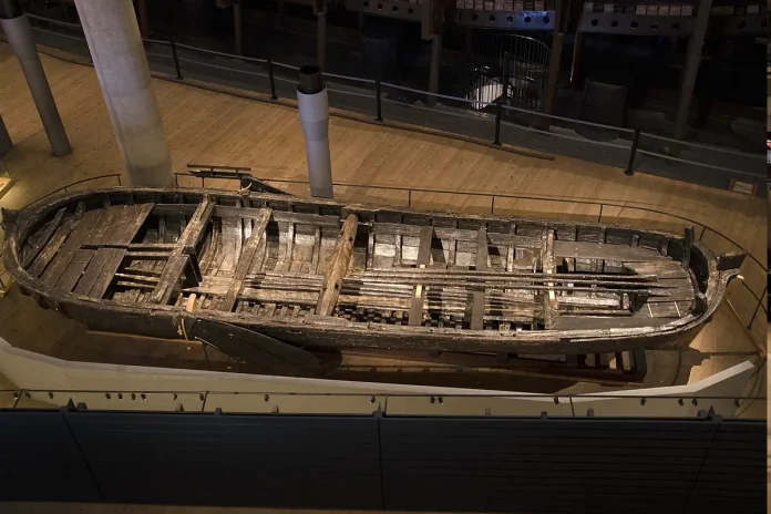 The longboat of the royal skip Vasa, displayed at the Vasa museum in Stockholm. Photo: Peulle (CC BY-SA 4.0)