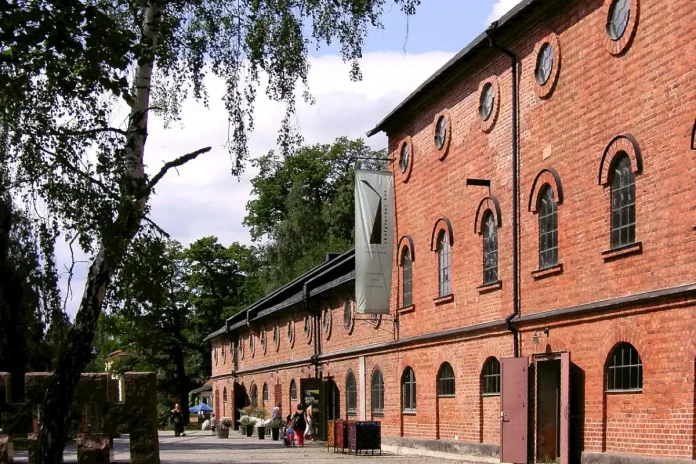 Nobel's old sulfuric acid factory is today a café and restaurant. Photo: Holger Ellgaard (CC BY-SA 3.0)