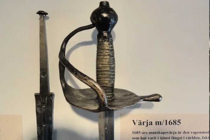 Sword m/1685 at Wira Museum. Photo: LittleGun (CC BY-SA 3.0)